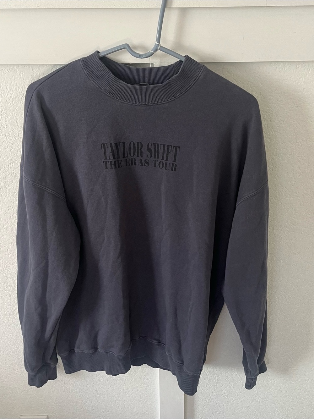 Taylor Swift The Eras Tour Women's XS Crewneck Sweatshirt.